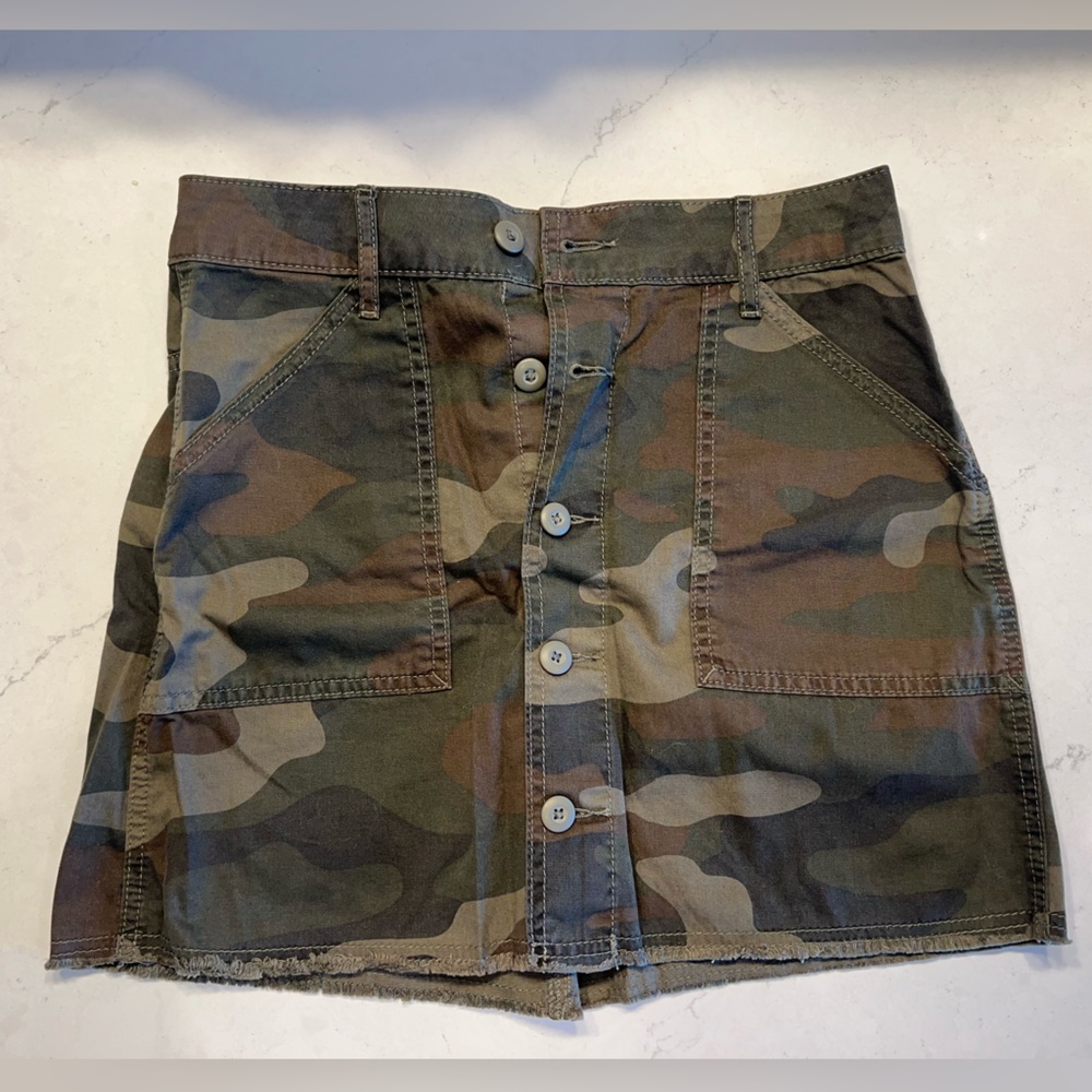 American Eagle Camo Skirt